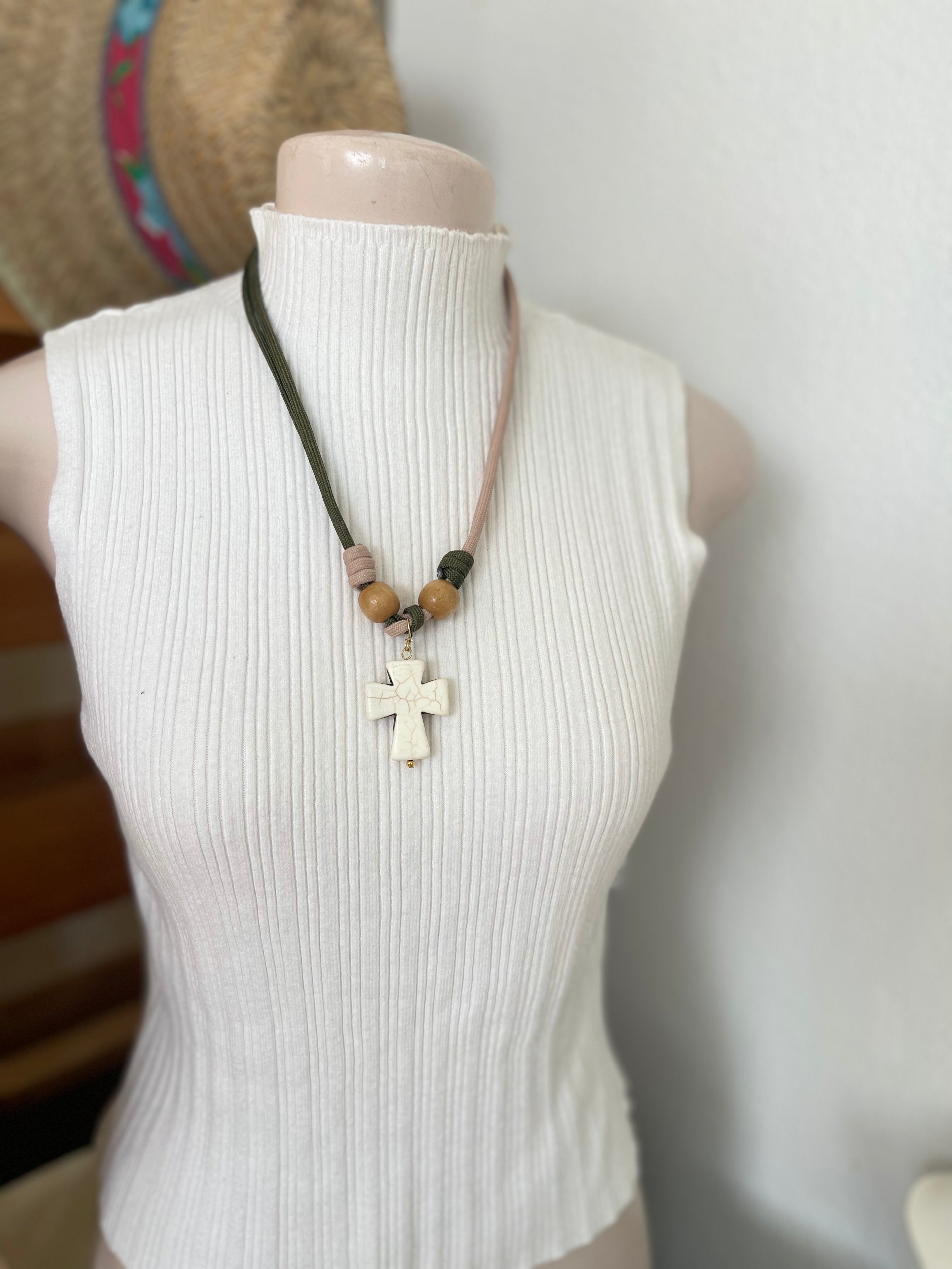 Cruz de Howlita