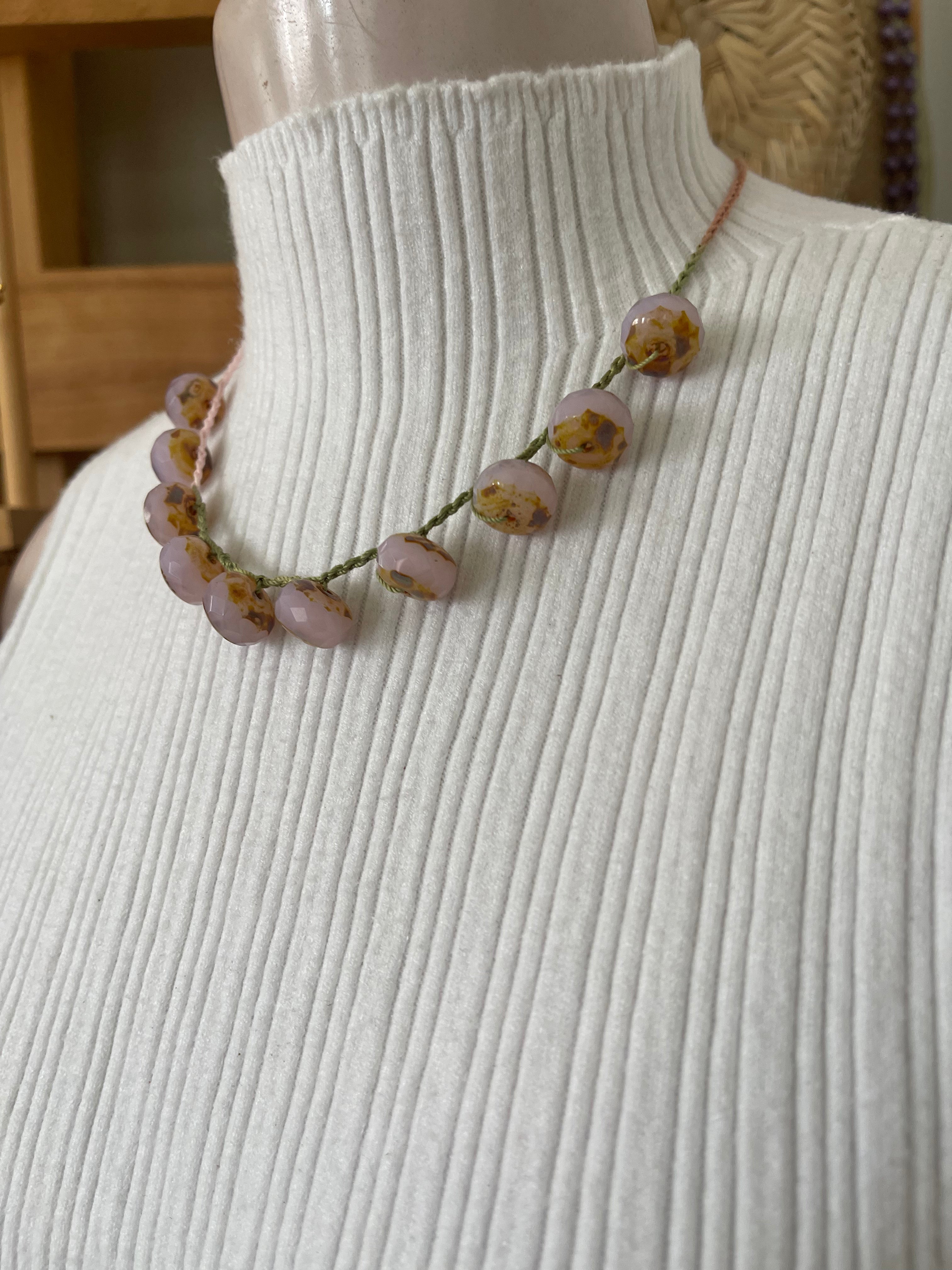 Collar en cristal facetado